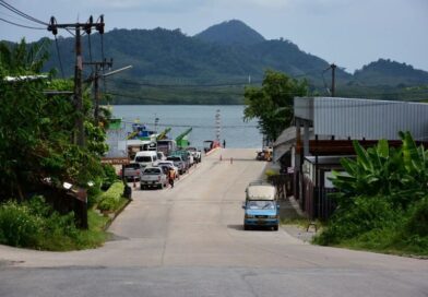 วิศวกรใหญ่ทช. นำคณะผู้แทนธนาคารโลก ลงพื้นที่เตรียมความพร้อมด้านสังคม – สิ่งแวดล้อม โครงการก่อสร้างสะพานเชื่อมเกาะลันตา ต.เกาะกลาง – ต.เกาะลันตาน้อย อ.เกาะลันตา จ.กระบี่